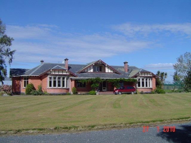 5181 .. Clifton Homestead near Balclutha